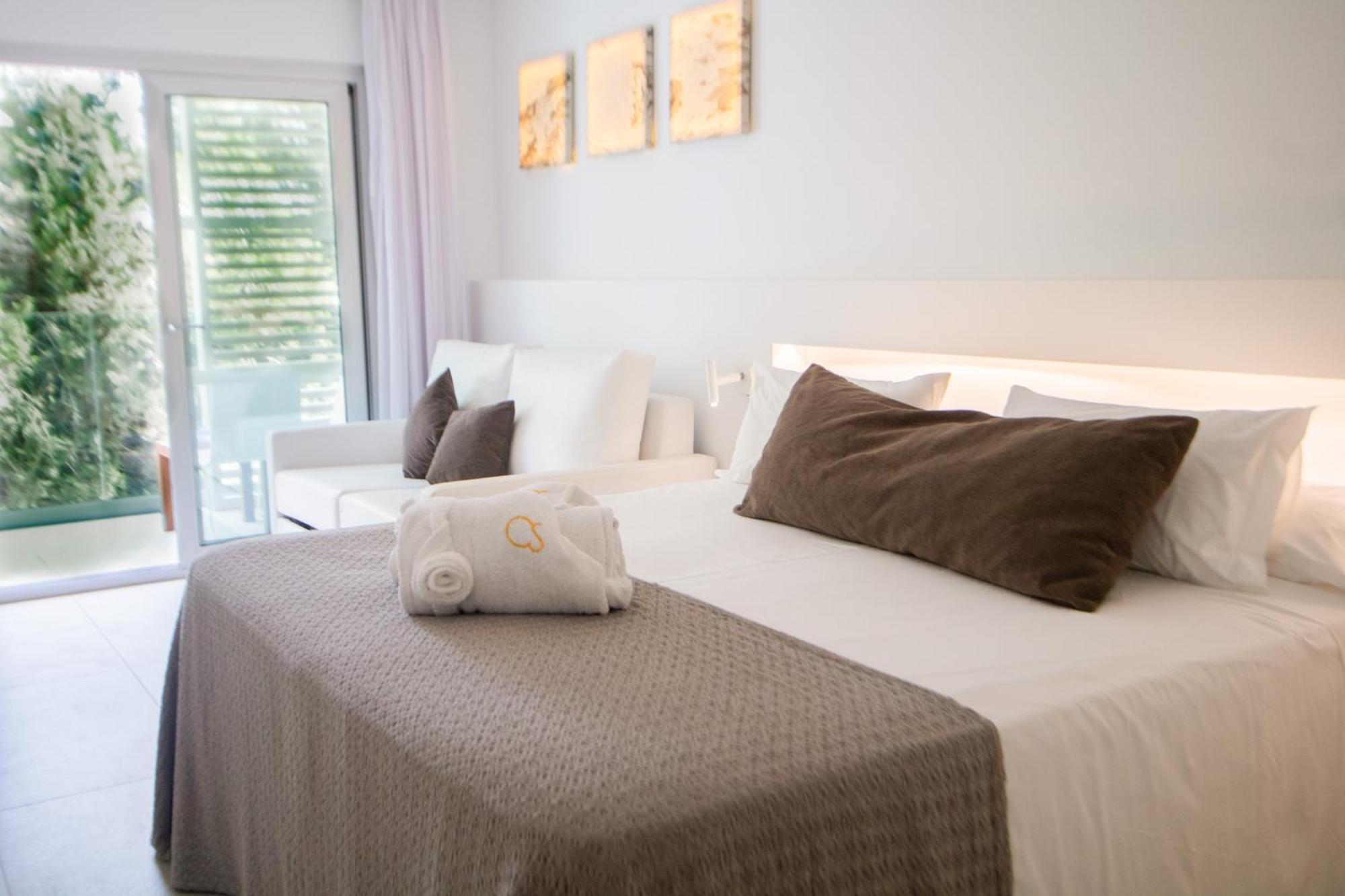 Hotel Cala Saona & Spa Dış mekan fotoğraf