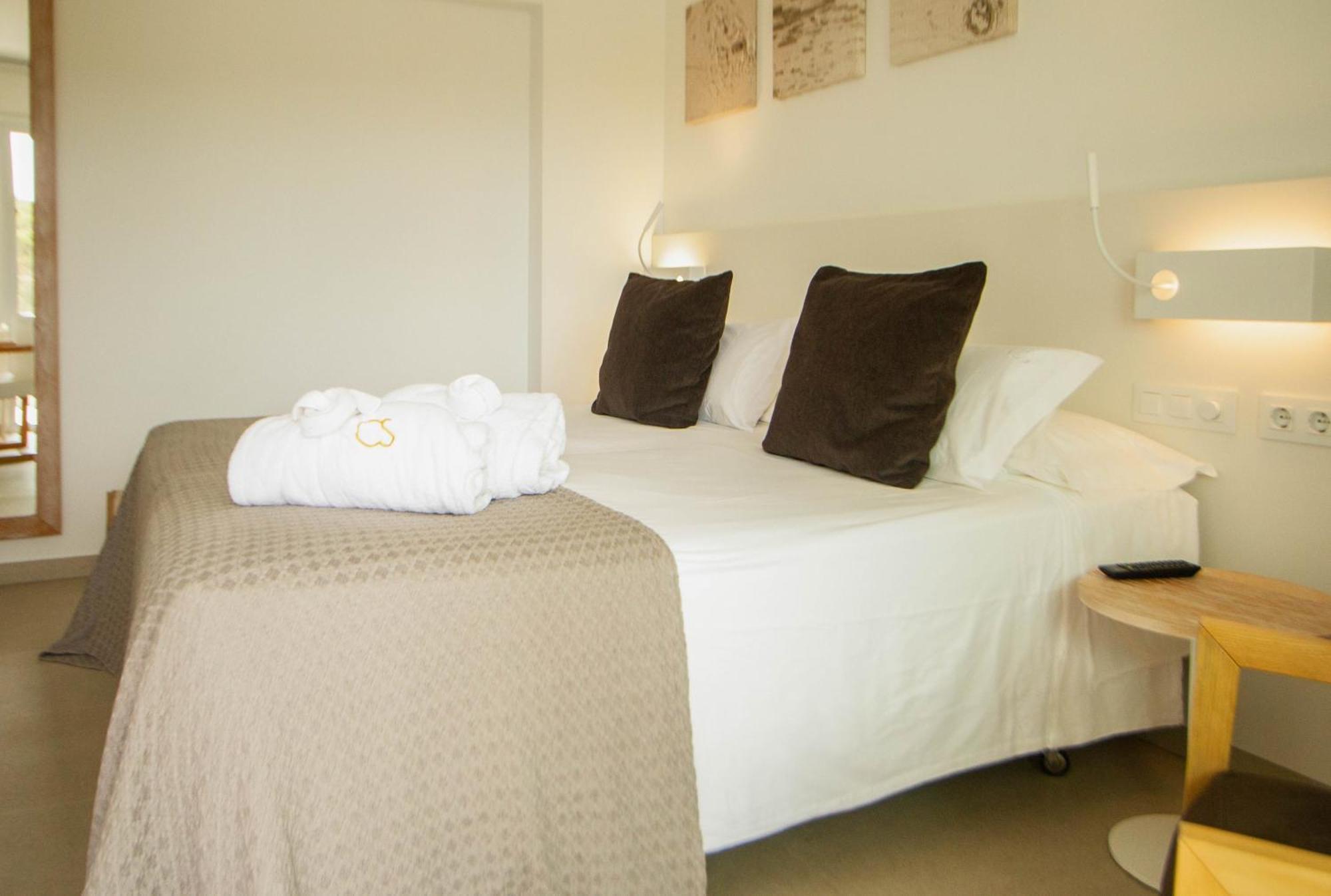Hotel Cala Saona & Spa Dış mekan fotoğraf